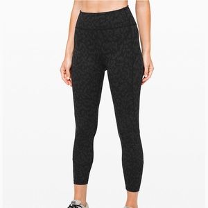 Lululemon In Movement Tight 25” Everlux